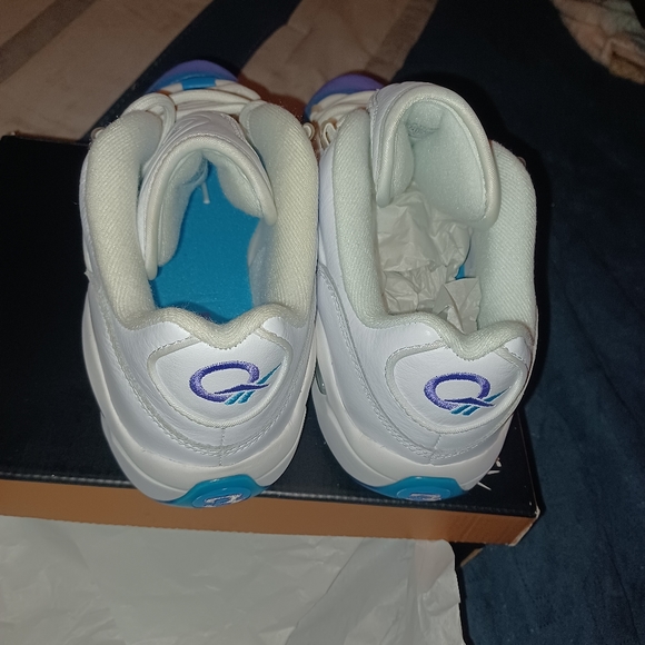 Reebok - Picture 4 of 7